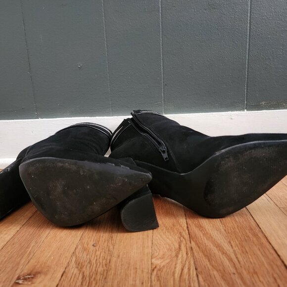 Heeled suede booties - Picture 5 of 6